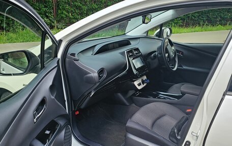 Toyota Prius IV XW50, 2018 год, 1 700 000 рублей, 7 фотография
