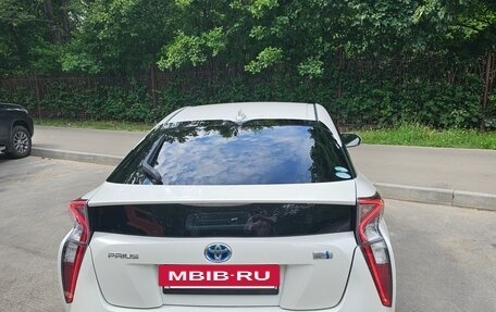 Toyota Prius IV XW50, 2018 год, 1 700 000 рублей, 2 фотография