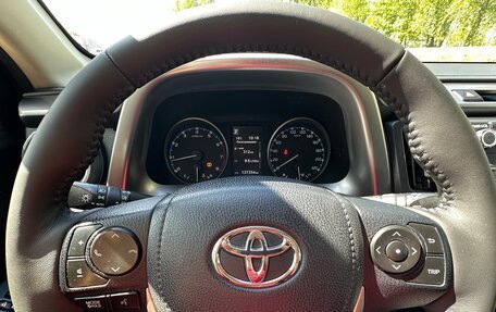 Toyota RAV4, 2016 год, 2 300 000 рублей, 11 фотография