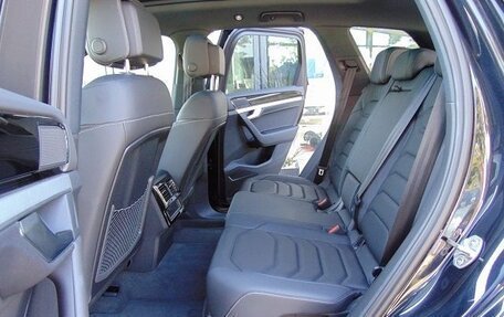 Volkswagen Touareg III, 2022 год, 6 980 000 рублей, 8 фотография