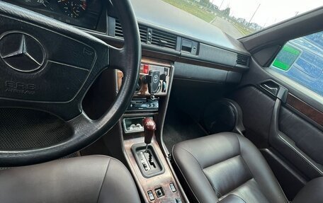 Mercedes-Benz E-Класс, 1992 год, 650 000 рублей, 2 фотография