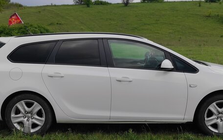Opel Astra J, 2010 год, 720 000 рублей, 2 фотография