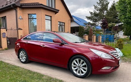 Hyundai Sonata VI, 2011 год, 1 350 000 рублей, 2 фотография