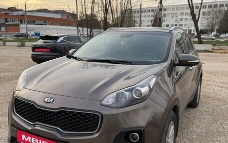 KIA Sportage IV рестайлинг, 2017 год, 1 810 000 рублей, 2 фотография