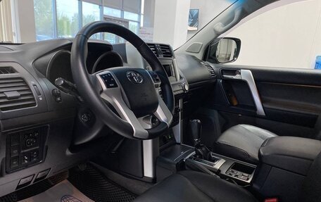 Toyota Land Cruiser Prado 150 рестайлинг 2, 2012 год, 3 100 000 рублей, 9 фотография