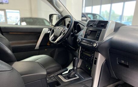 Toyota Land Cruiser Prado 150 рестайлинг 2, 2012 год, 3 100 000 рублей, 11 фотография