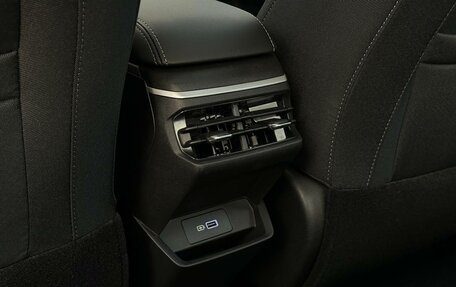 Geely Emgrand, 2024 год, 2 393 990 рублей, 15 фотография