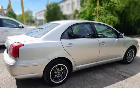 Toyota Avensis III рестайлинг, 2004 год, 899 999 рублей, 7 фотография
