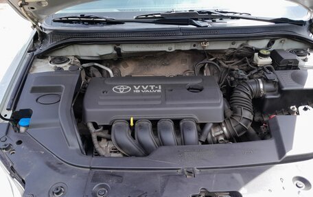 Toyota Avensis III рестайлинг, 2004 год, 899 999 рублей, 10 фотография