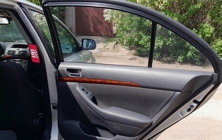 Toyota Avensis III рестайлинг, 2004 год, 899 999 рублей, 11 фотография