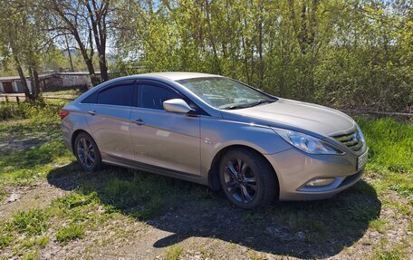 Hyundai Sonata VI, 2011 год, 1 050 000 рублей, 1 фотография