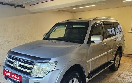 Mitsubishi Pajero IV, 2011 год, 1 700 000 рублей, 2 фотография