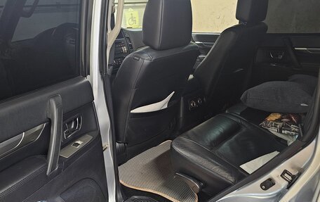Mitsubishi Pajero IV, 2011 год, 1 700 000 рублей, 16 фотография