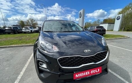 KIA Sportage IV рестайлинг, 2020 год, 1 950 000 рублей, 2 фотография