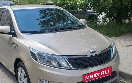 KIA Rio III рестайлинг, 2013 год, 800 000 рублей, 1 фотография
