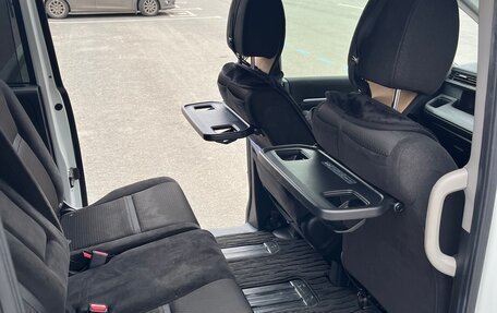 Honda Stepwgn IV, 2019 год, 2 670 000 рублей, 19 фотография