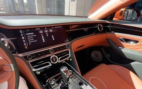 Bentley Flying Spur, 2022 год, 23 000 000 рублей, 8 фотография