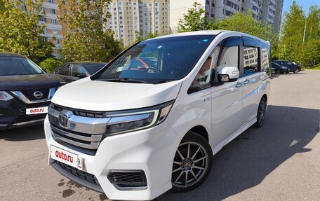 Honda Stepwgn IV, 2018 год, 2 850 000 рублей, 3 фотография