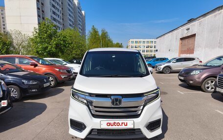 Honda Stepwgn IV, 2018 год, 2 850 000 рублей, 2 фотография
