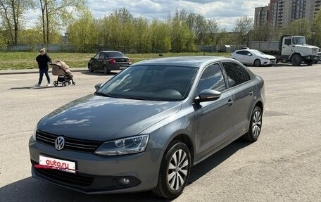 Volkswagen Jetta VI, 2012 год, 1 215 000 рублей, 3 фотография
