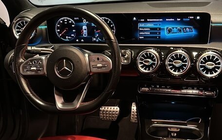 Mercedes-Benz A-Класс, 2019 год, 3 800 000 рублей, 9 фотография
