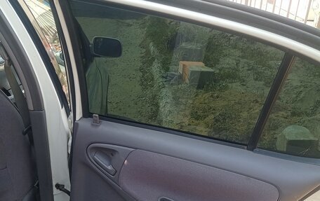 Toyota Platz, 2002 год, 390 000 рублей, 16 фотография