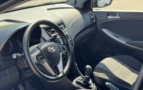 Hyundai Solaris II рестайлинг, 2015 год, 930 000 рублей, 7 фотография