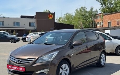 Hyundai Solaris II рестайлинг, 2015 год, 930 000 рублей, 3 фотография
