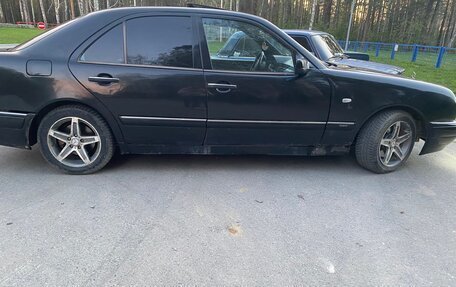 Mercedes-Benz E-Класс, 1999 год, 580 000 рублей, 2 фотография