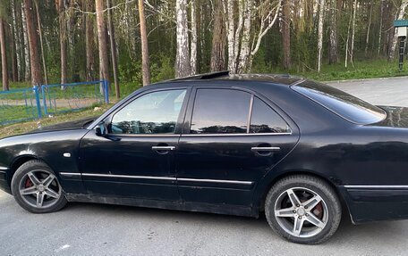 Mercedes-Benz E-Класс, 1999 год, 580 000 рублей, 4 фотография