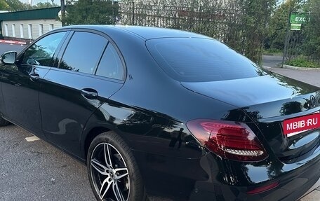 Mercedes-Benz E-Класс, 2020 год, 3 600 000 рублей, 4 фотография