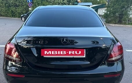 Mercedes-Benz E-Класс, 2020 год, 3 600 000 рублей, 5 фотография