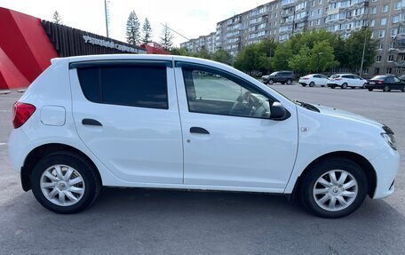 Renault Sandero II рестайлинг, 2015 год, 599 000 рублей, 2 фотография
