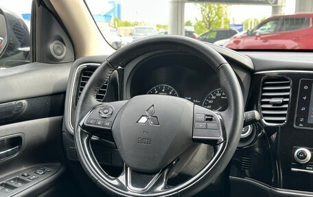 Mitsubishi Outlander III рестайлинг 3, 2021 год, 2 350 000 рублей, 12 фотография