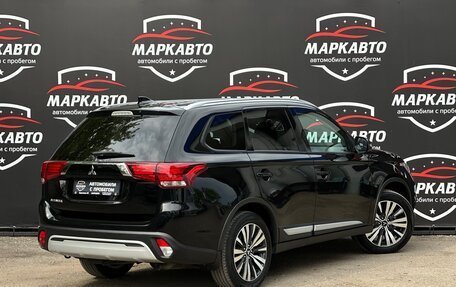 Mitsubishi Outlander III рестайлинг 3, 2021 год, 2 350 000 рублей, 6 фотография