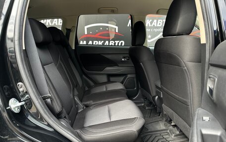 Mitsubishi Outlander III рестайлинг 3, 2021 год, 2 350 000 рублей, 10 фотография