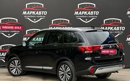 Mitsubishi Outlander III рестайлинг 3, 2021 год, 2 350 000 рублей, 5 фотография