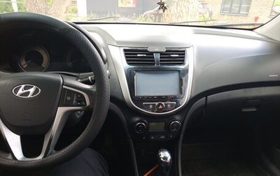 Hyundai Solaris II рестайлинг, 2012 год, 550 000 рублей, 1 фотография