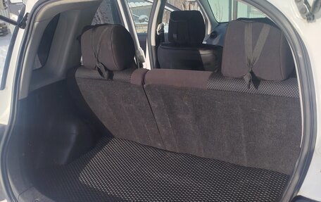 Toyota Ist II, 2002 год, 660 000 рублей, 15 фотография