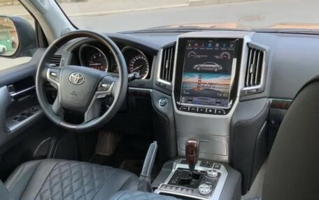 Toyota Land Cruiser 200, 2015 год, 4 150 000 рублей, 6 фотография