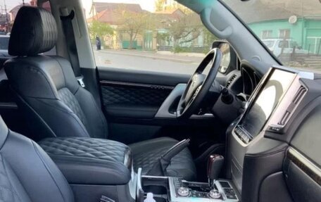 Toyota Land Cruiser 200, 2015 год, 4 150 000 рублей, 3 фотография