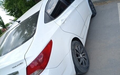 Hyundai Solaris II рестайлинг, 2012 год, 550 000 рублей, 2 фотография