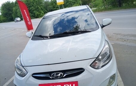 Hyundai Solaris II рестайлинг, 2012 год, 550 000 рублей, 5 фотография