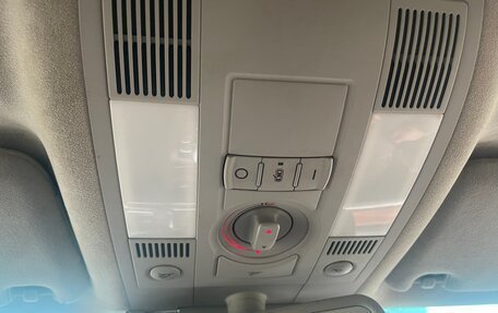 Audi A8, 2007 год, 895 000 рублей, 28 фотография