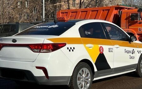 KIA Rio IV, 2018 год, 1 100 000 рублей, 4 фотография