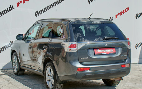 Mitsubishi Outlander III рестайлинг 3, 2013 год, 1 570 000 рублей, 6 фотография