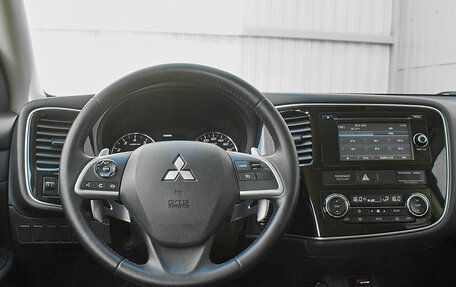 Mitsubishi Outlander III рестайлинг 3, 2013 год, 1 570 000 рублей, 12 фотография