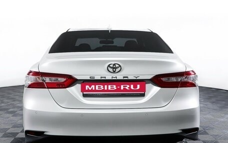 Toyota Camry, 2021 год, 2 877 000 рублей, 6 фотография