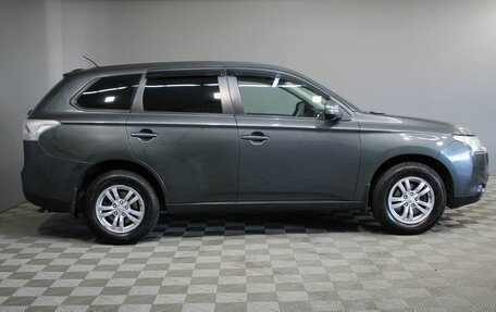 Mitsubishi Outlander III рестайлинг 3, 2014 год, 1 150 000 рублей, 8 фотография