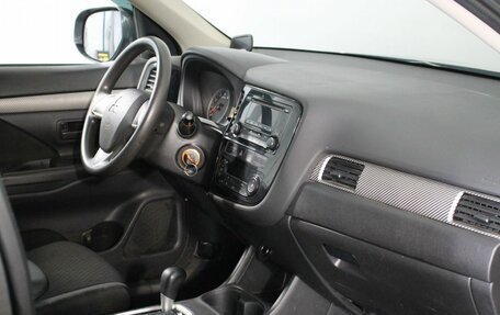 Mitsubishi Outlander III рестайлинг 3, 2014 год, 1 150 000 рублей, 12 фотография